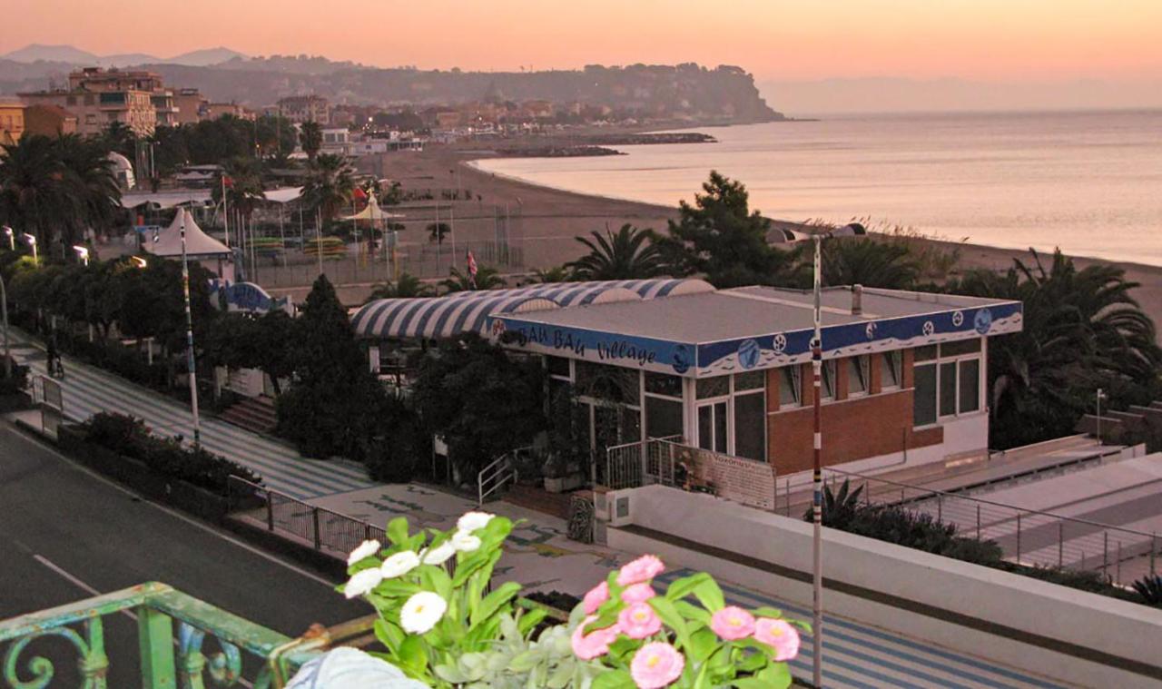 House By The Sea Διαμέρισμα Albissola Marina Εξωτερικό φωτογραφία